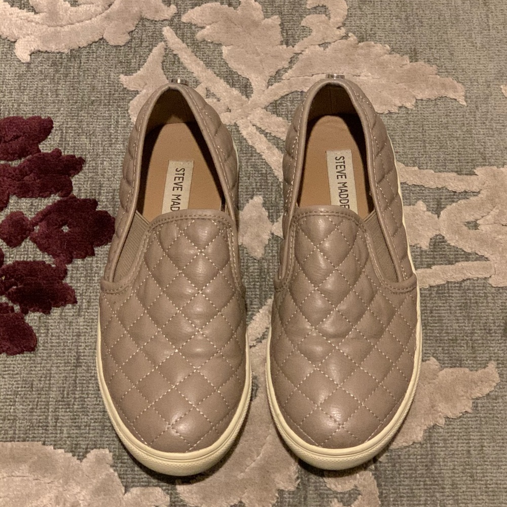 STEVE MADDEN - ECENTRCQ SLIP-ON SNEAKER